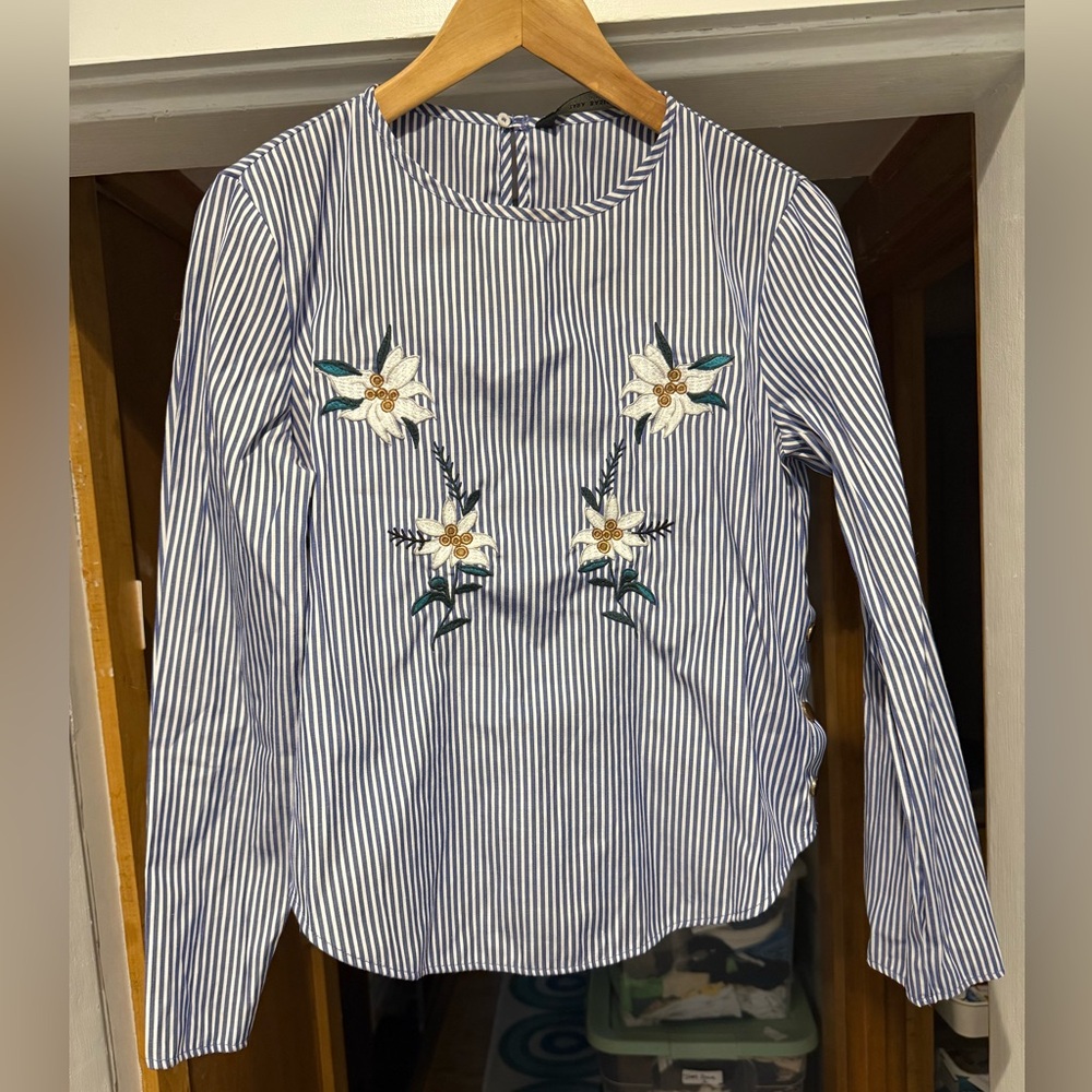 Zara Basic Long Sleeve Top Euc Absolutely Gorgeou… - image 2